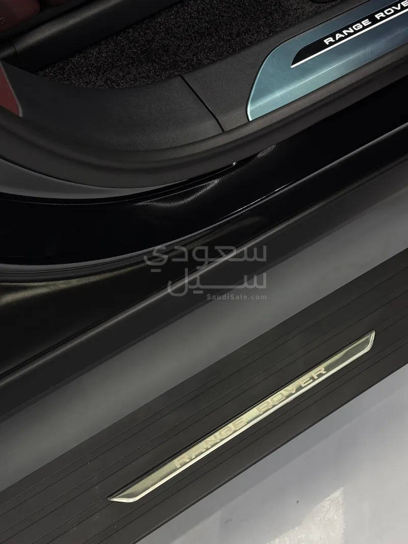 2025 Land Rover Range Rover HSE