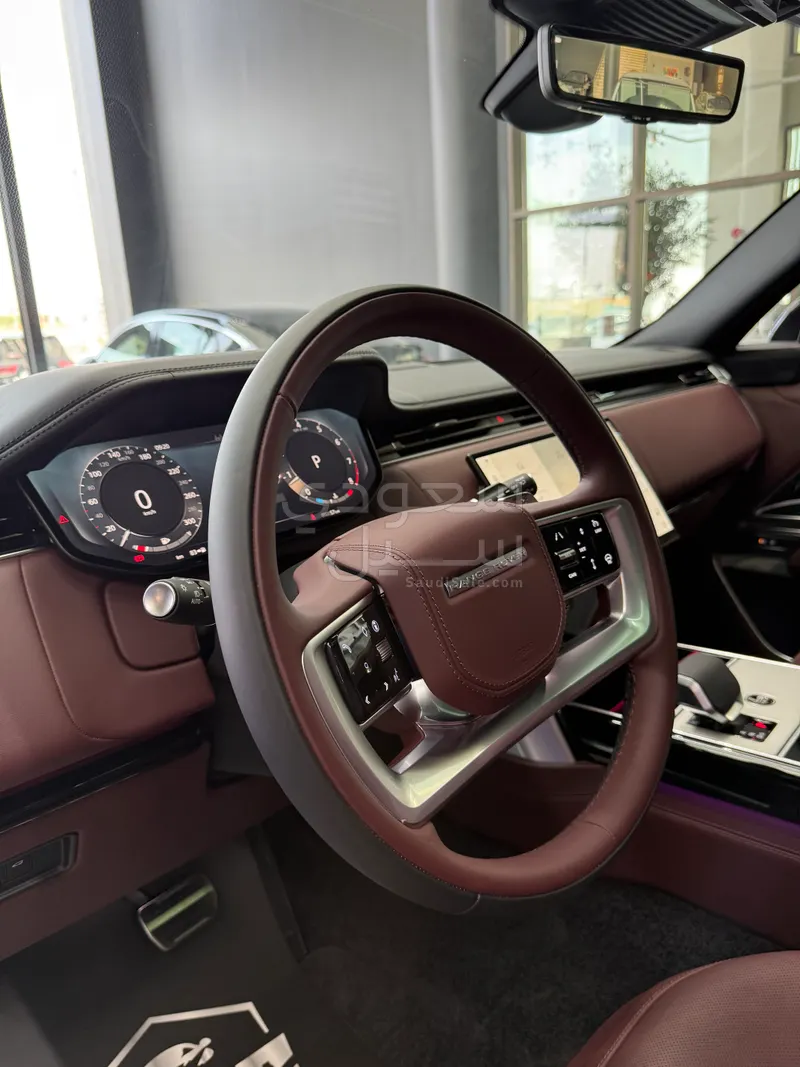 2025 Land Rover Range Rover HSE