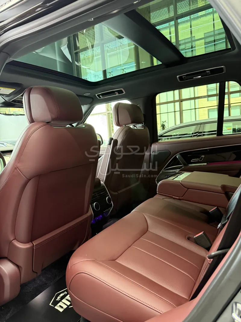 2025 Land Rover Range Rover HSE