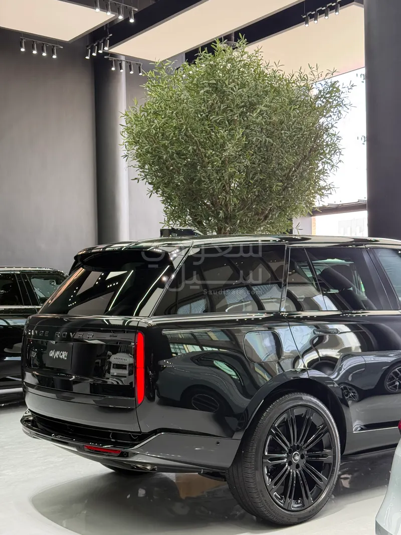 2025 Land Rover Range Rover HSE
