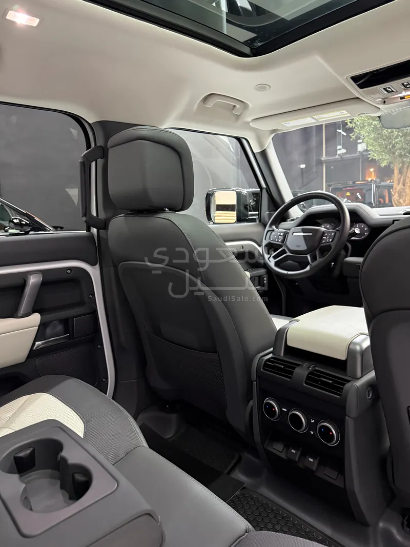 2024 Land Rover Defender 110