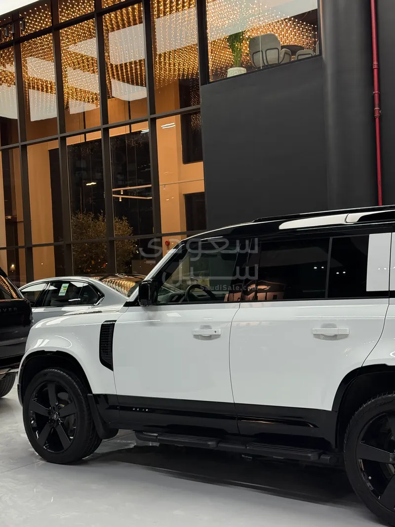 2024 Land Rover Defender 110