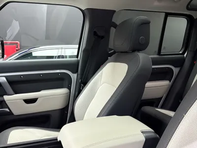 2024 Land Rover Defender 110