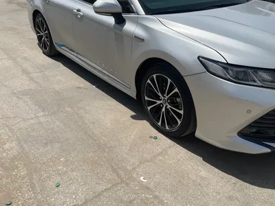 2019 تويوتا كامري جي ال اي