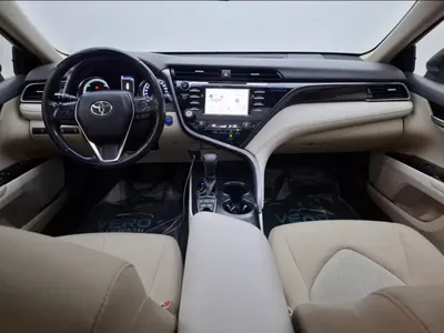 2019 تويوتا كامري جي ال اي