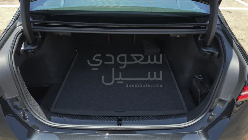 2025 بي ام دبليو الفئة الخامسة 520 أي إم كت