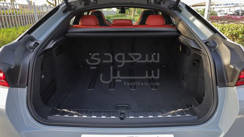 2025 بي ام دبليو الفئة اكس 5 إم كومبيتيشن
