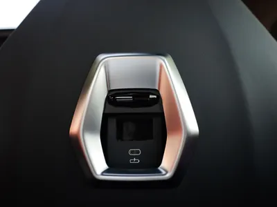 2025 بي ام دبليو الفئة اكس 5 إم كومبيتيشن