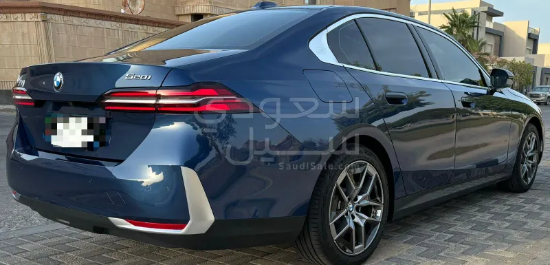 2024 BMW 5 Series 520i