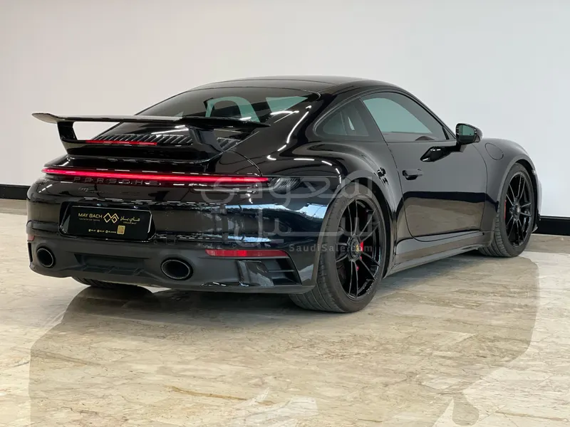 2024 بورش 911 كاريرا 4 جي تي اس