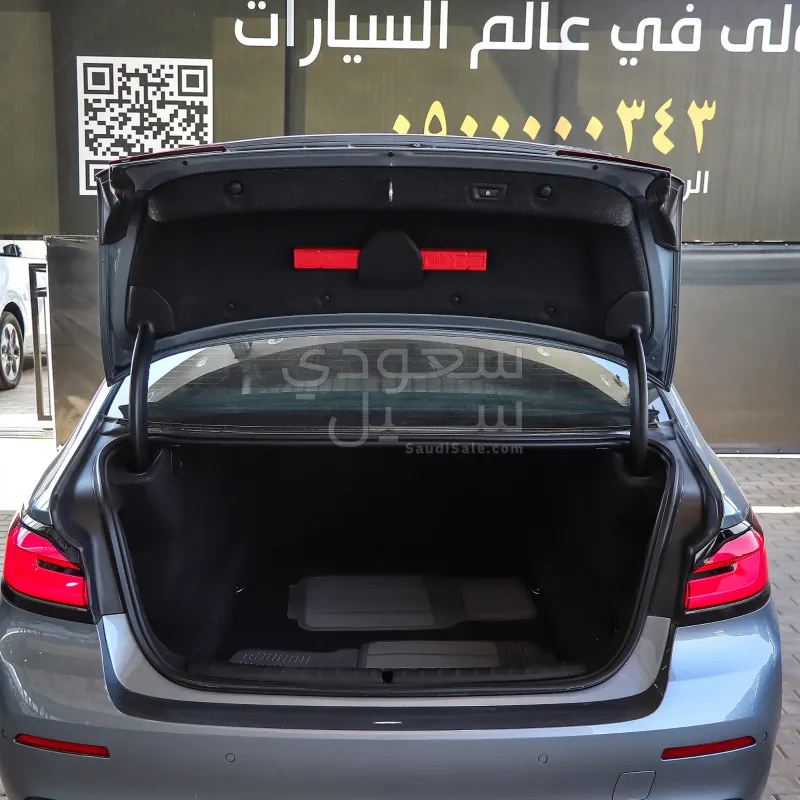 2022 بي ام دبليو الفئة الخامسة 520 أي