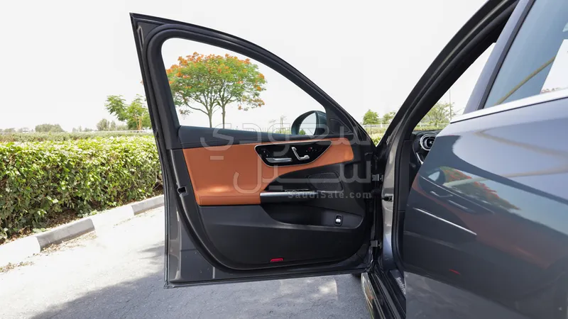 2025 Mercedes-Benz C 200 AMG