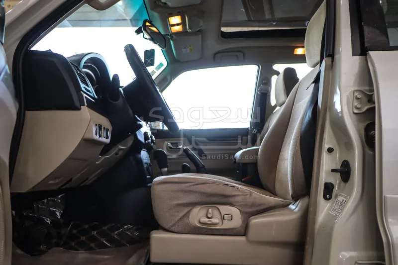 2017 Mitsubishi Pajero