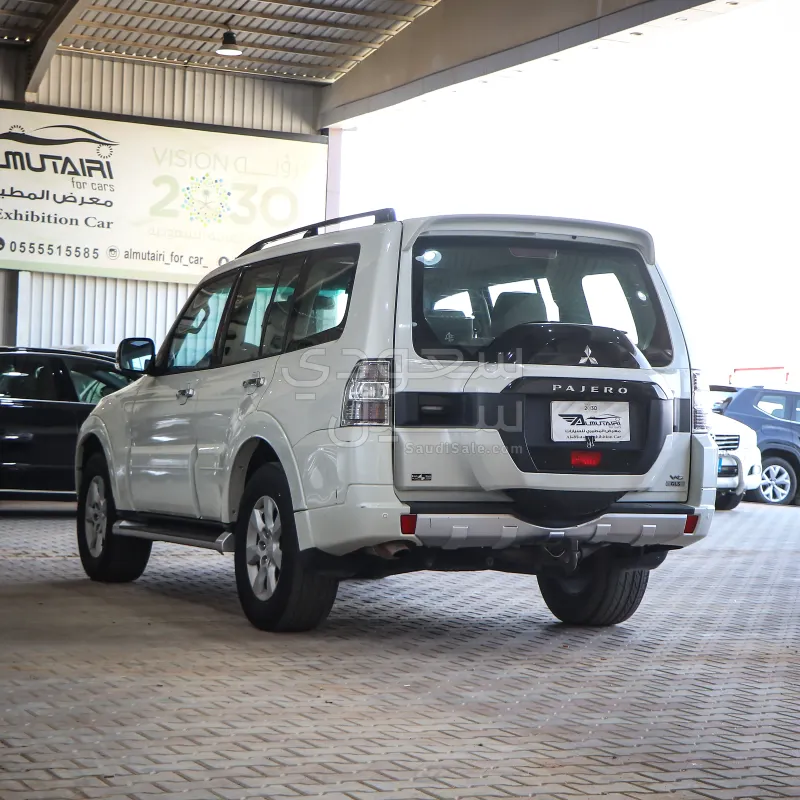 2017 Mitsubishi Pajero