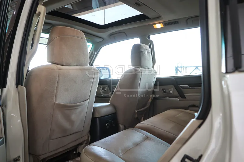 2017 Mitsubishi Pajero