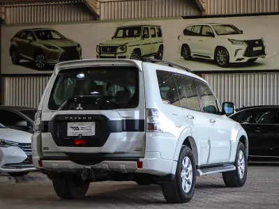 2017 Mitsubishi Pajero