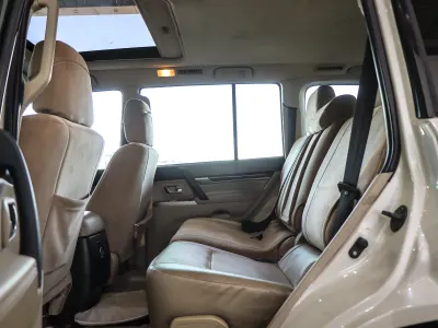 2017 Mitsubishi Pajero