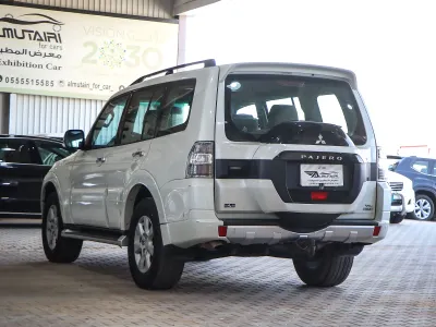 2017 Mitsubishi Pajero