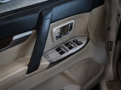 2017 Mitsubishi Pajero