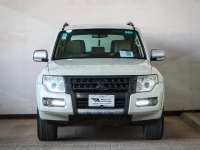 2017 Mitsubishi Pajero