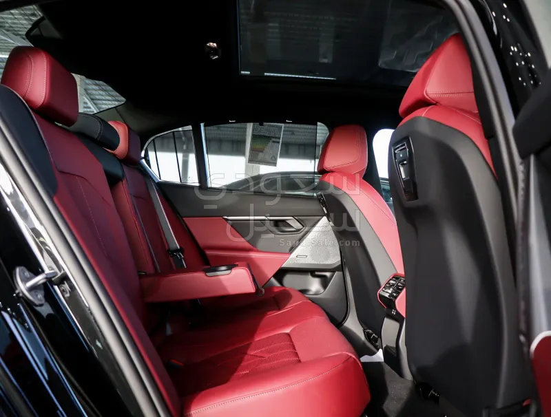 2026 BMW 5 Series 520i