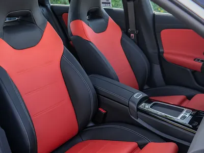 2025 Mercedes-Benz CLA 200 AMG