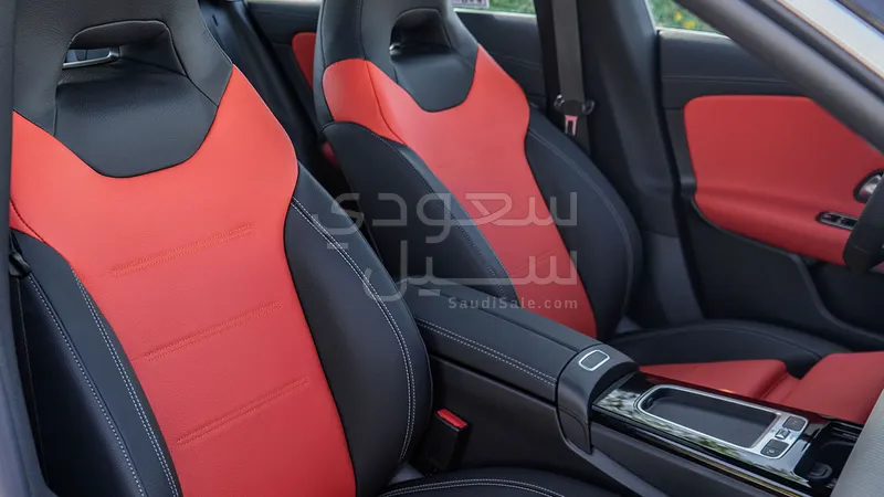 2025 Mercedes-Benz CLA 200 AMG