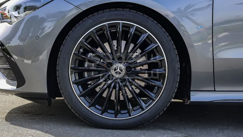 2025 Mercedes-Benz CLA 200 AMG