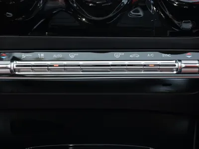 2025 Mercedes-Benz CLA 200 AMG