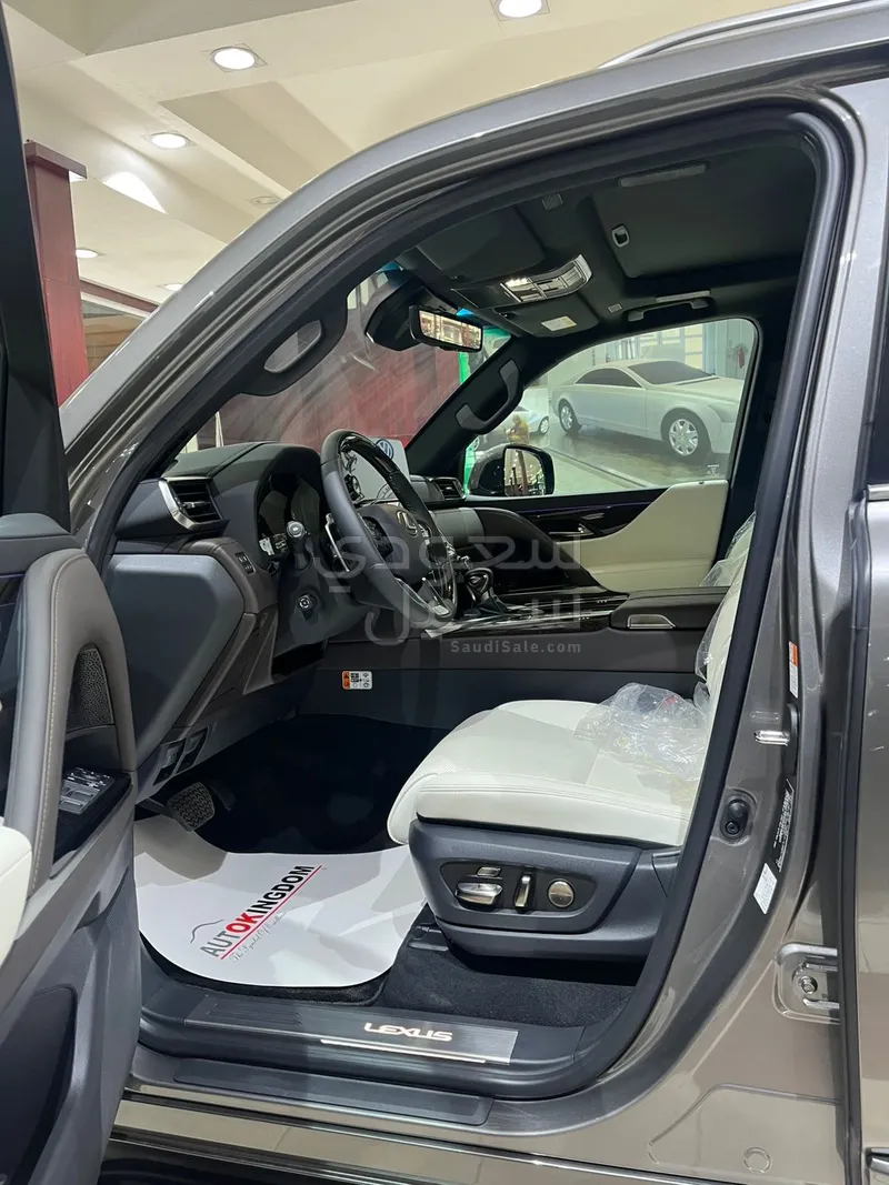 2025 Lexus LX 600