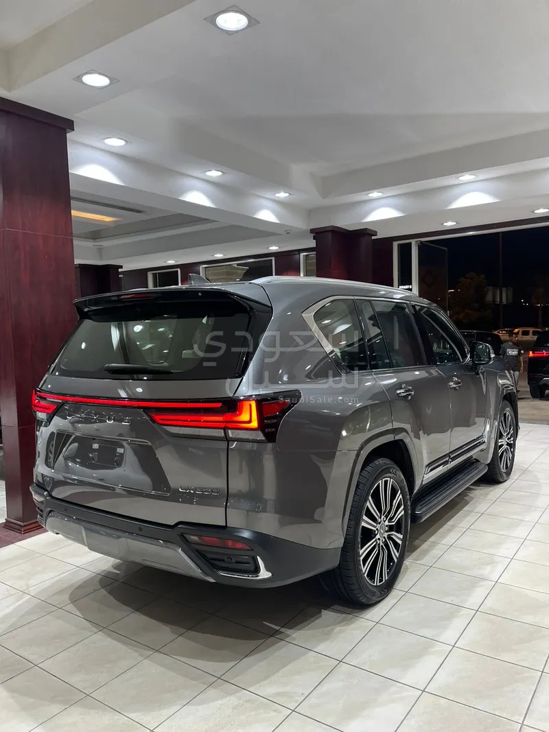2025 Lexus LX 600