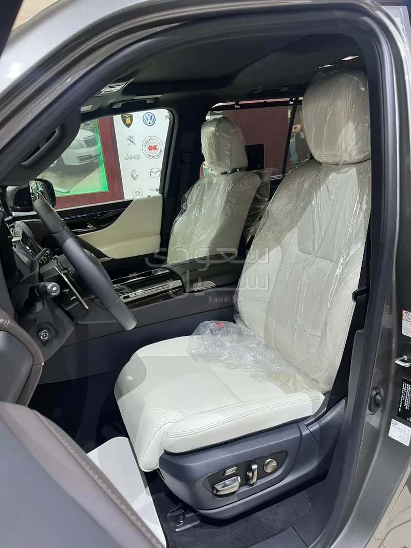 2025 Lexus LX 600