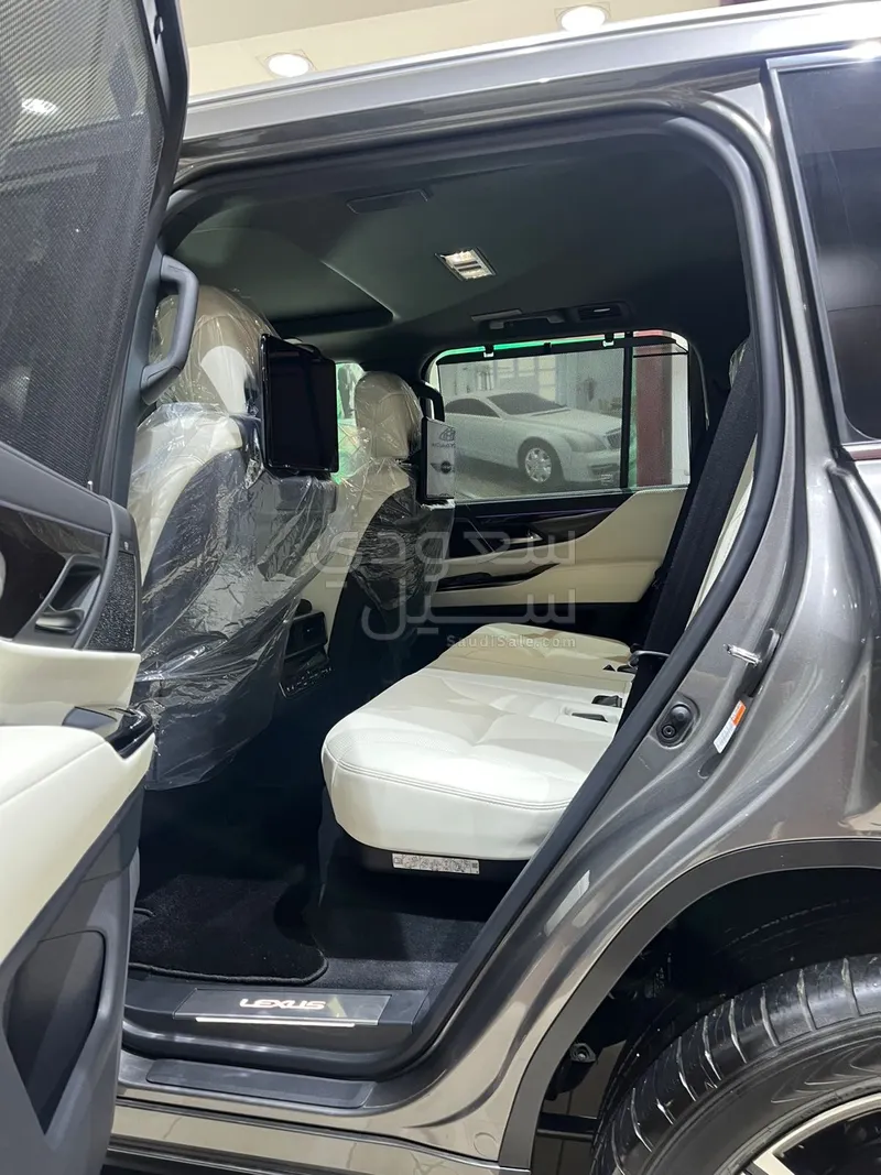 2025 Lexus LX 600