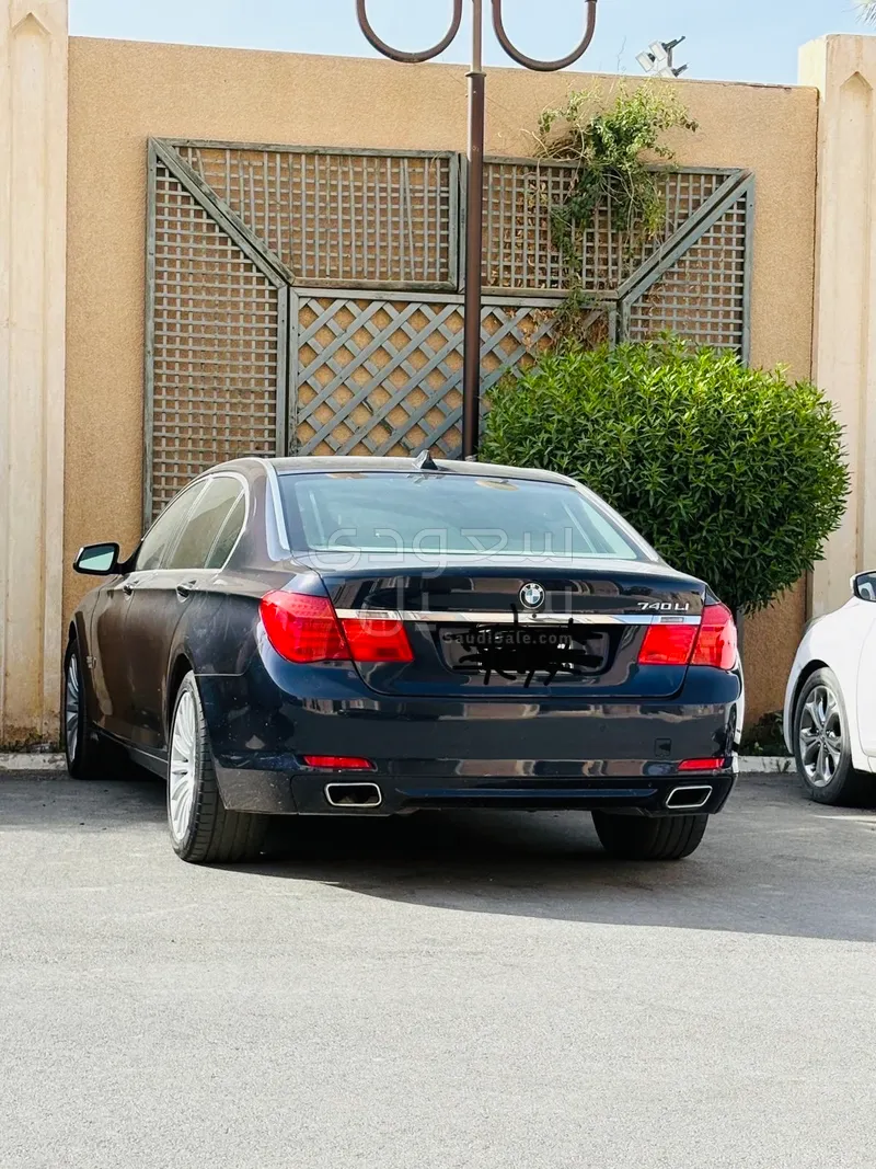 2012 بي ام دبليو الفئة السابعة 740 إل أي