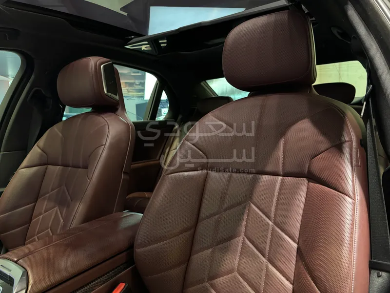 2023 BMW 7 Series 730i