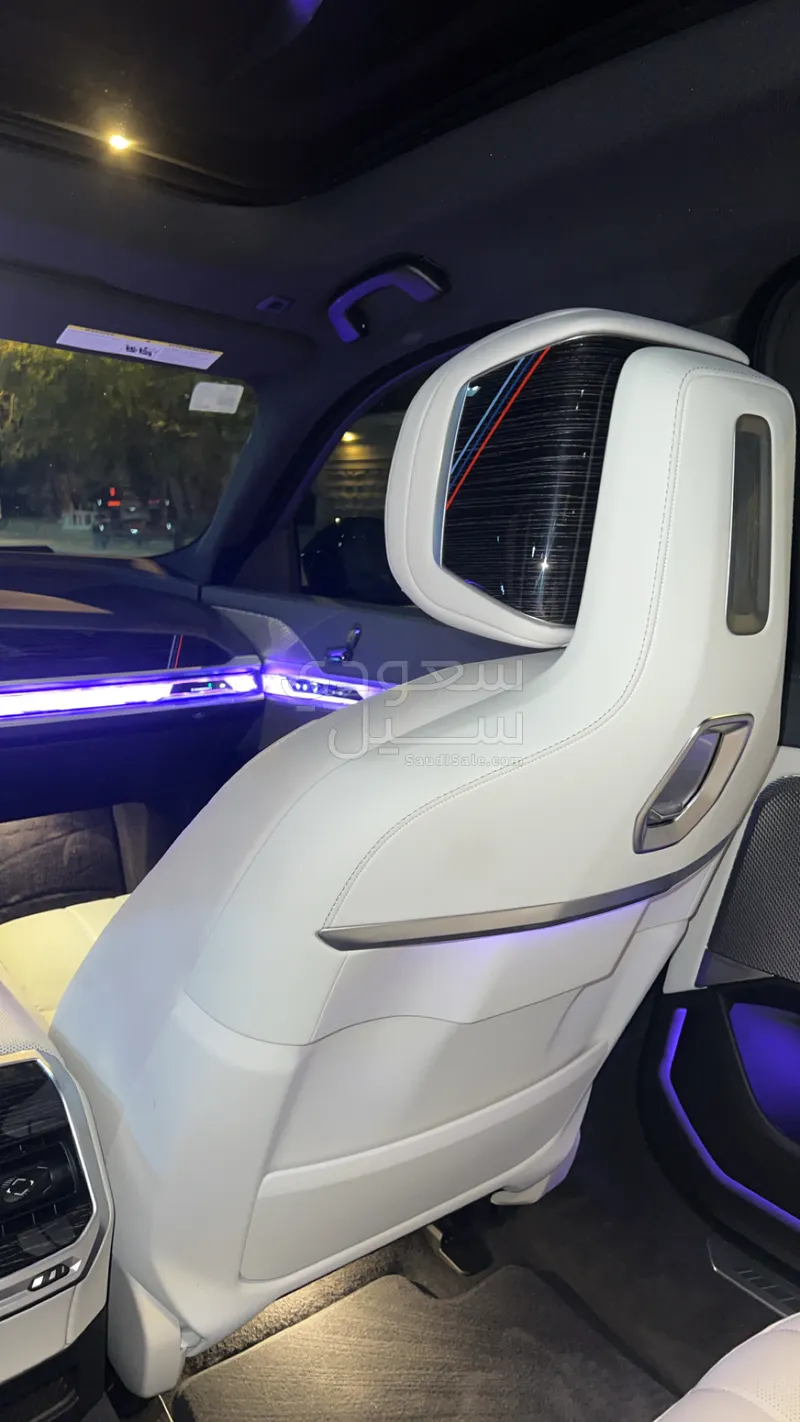 2024 BMW 7 Series 740i