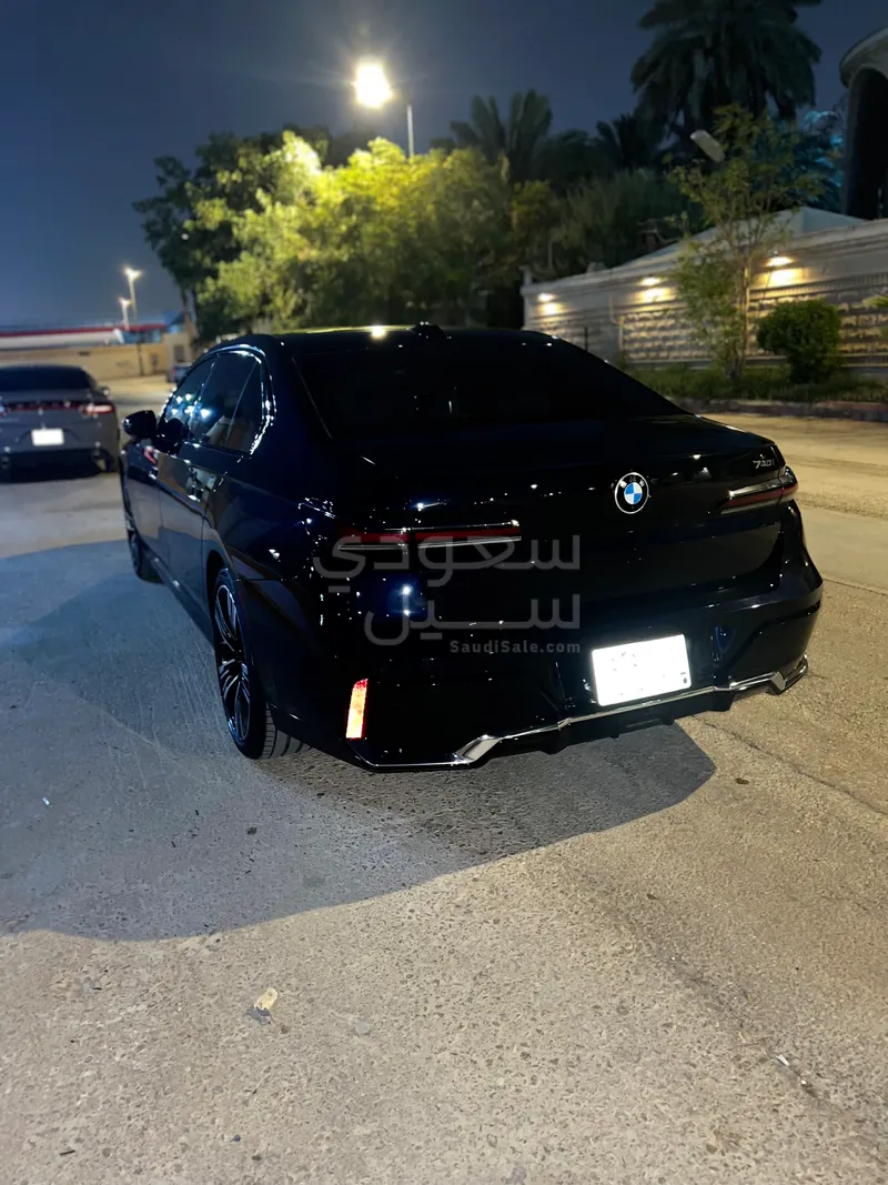2024 BMW 7 Series 740i