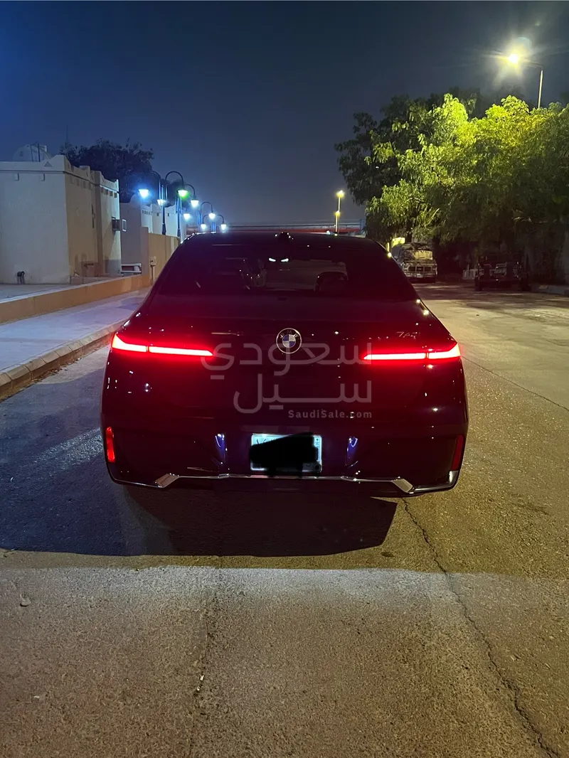 2024 BMW 7 Series 740i