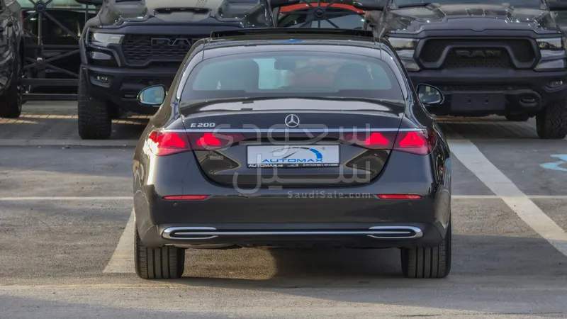 2025 Mercedes-Benz E 200 AMG