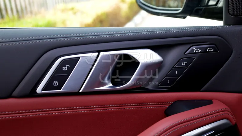 2025 BMW X Series 6 40i