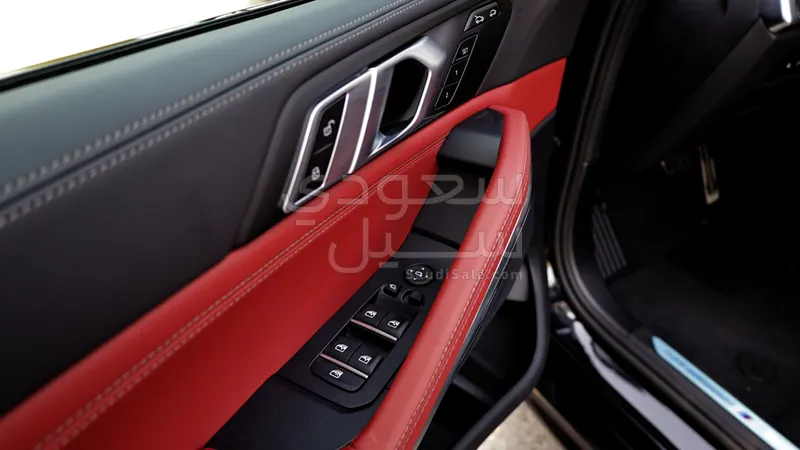 2025 BMW X Series 6 40i
