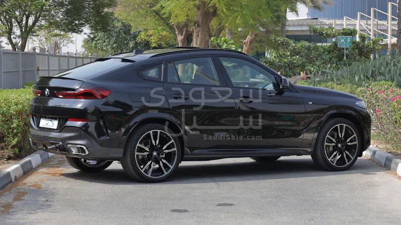 2025 BMW X Series 6 40i