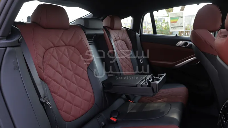 2025 BMW X Series 6 40i