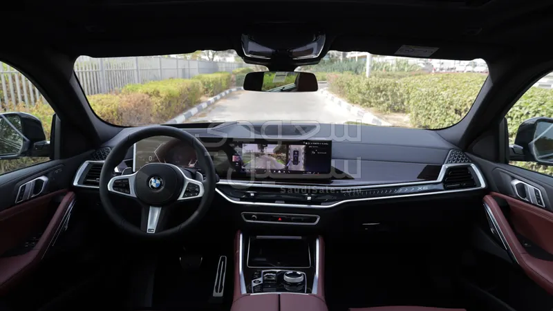 2025 BMW X Series 6 40i