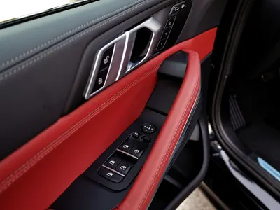 2025 BMW X Series 6 40i