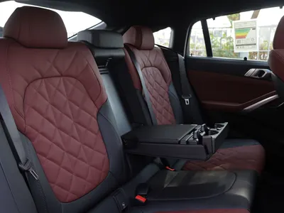 2025 BMW X Series 6 40i