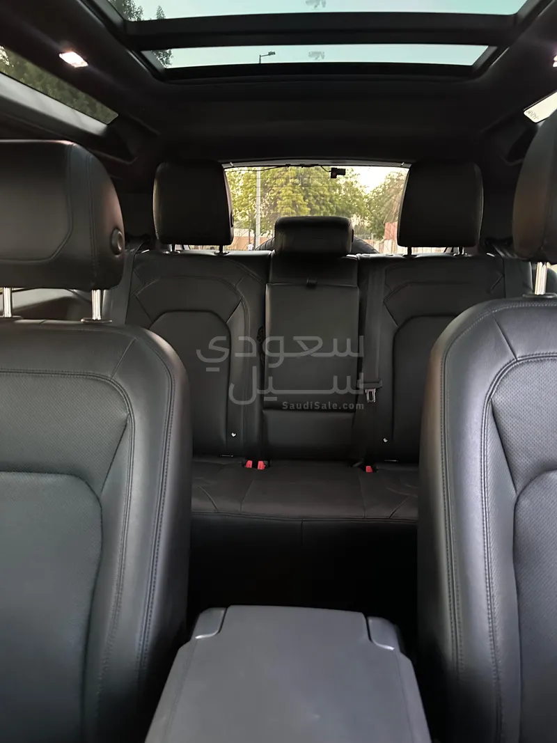 2023 Land Rover Defender 90