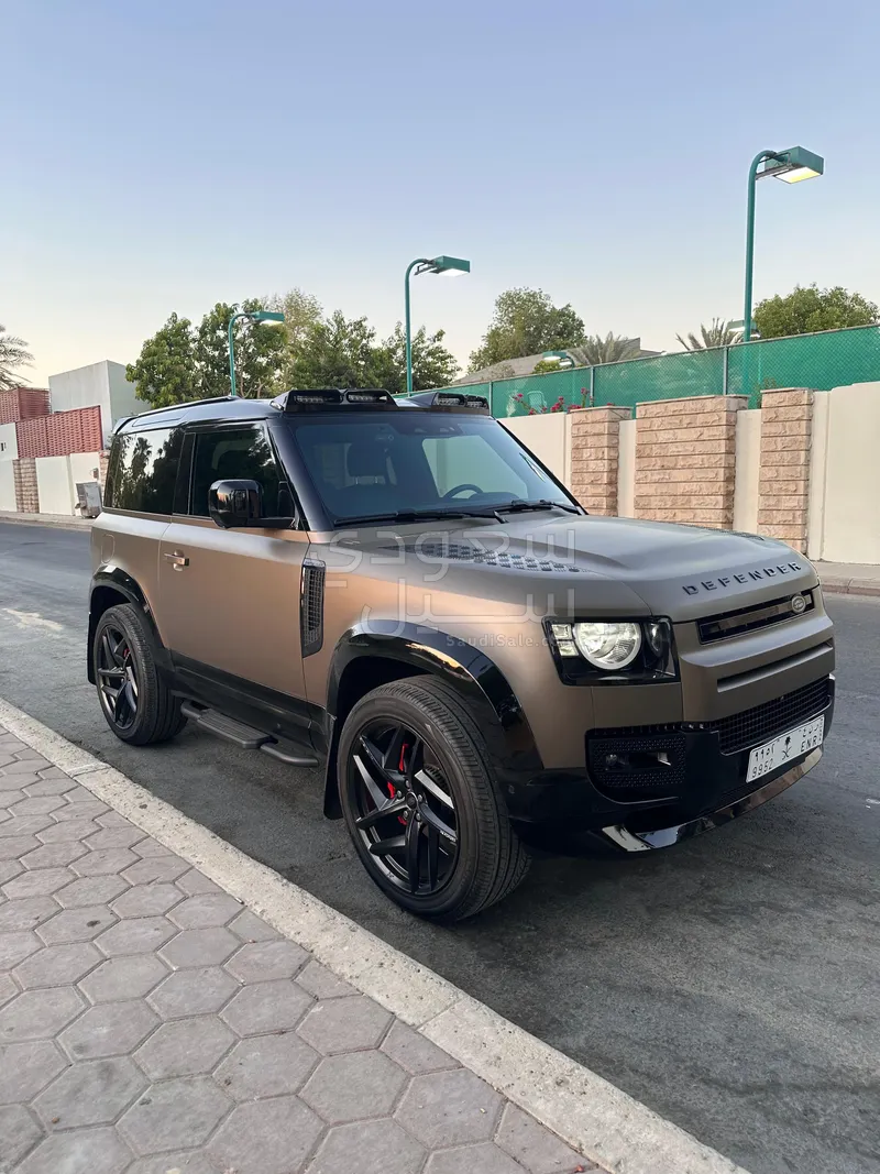 2023 Land Rover Defender 90