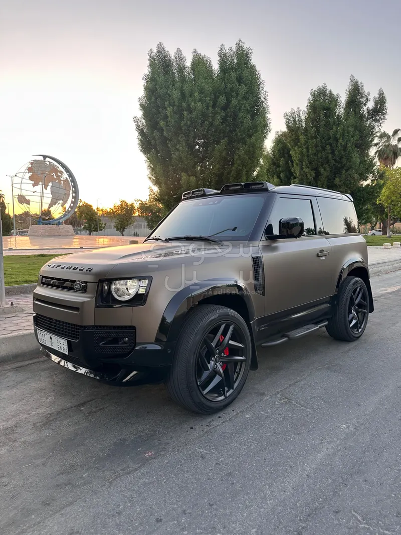 2023 Land Rover Defender 90