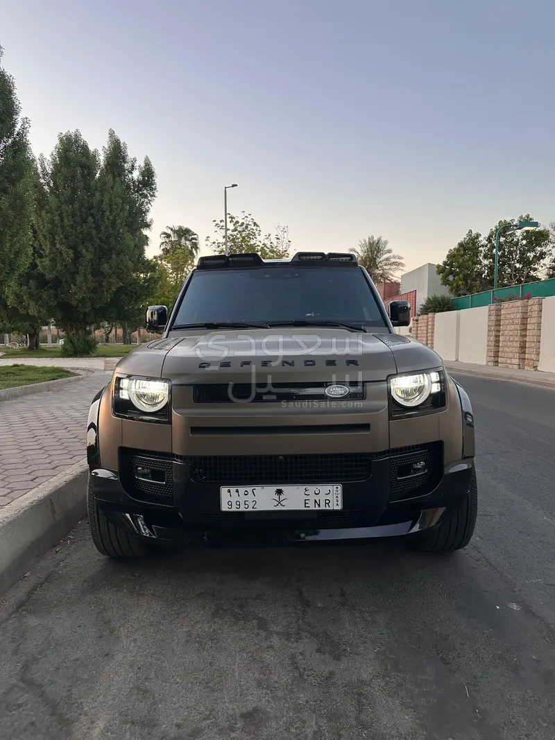 2023 Land Rover Defender 90